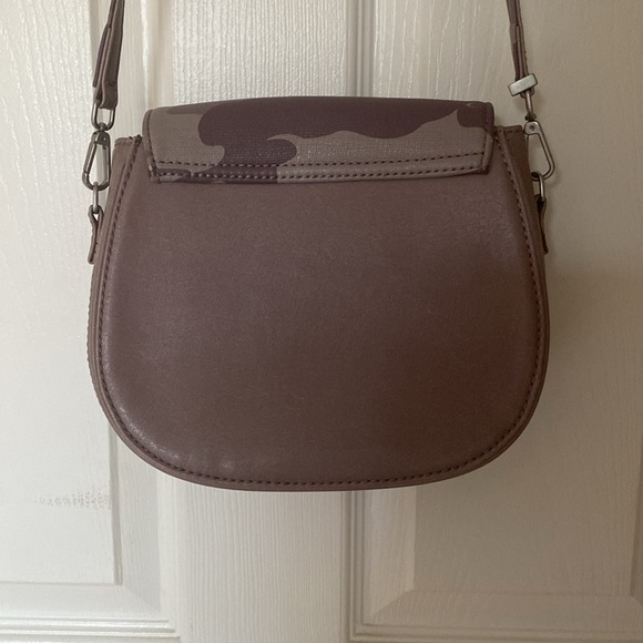 MATT & NAT Rubicon Vintage Camo Pink Crossbody Saddle Bag - Picture 2 of 8